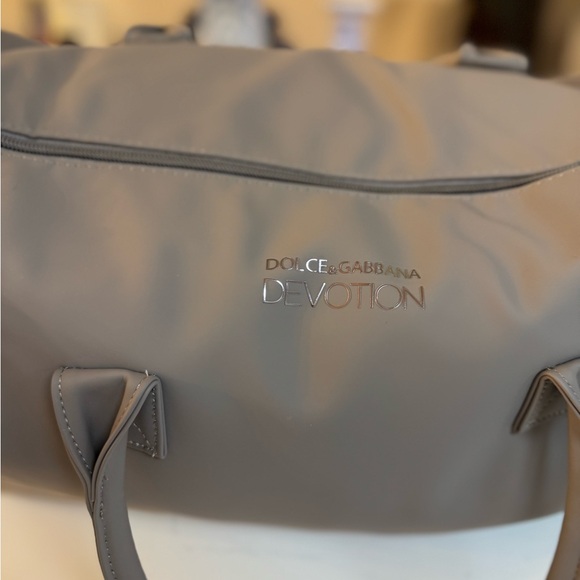 🩶 NWOT DOLCE & GABBANA GREY DUFFEL BAG! - Picture 2 of 13